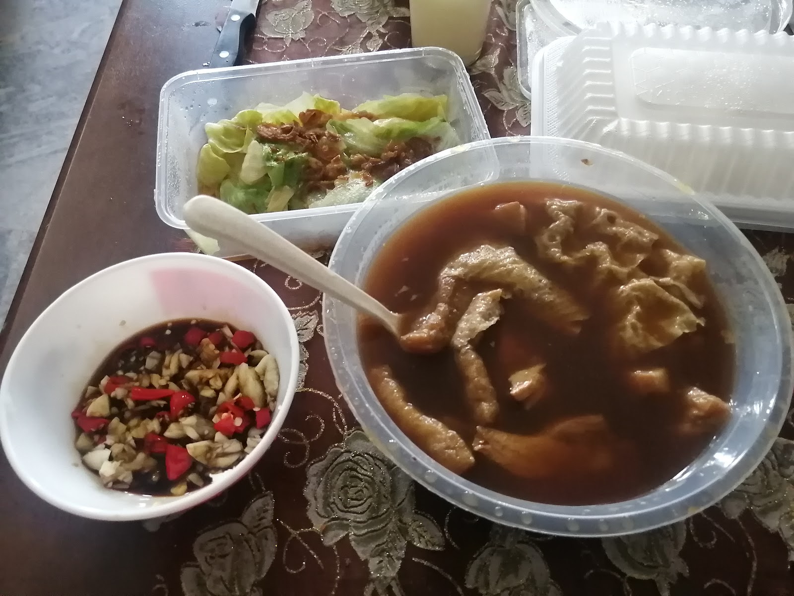 卤脚脚 Pork Trotters